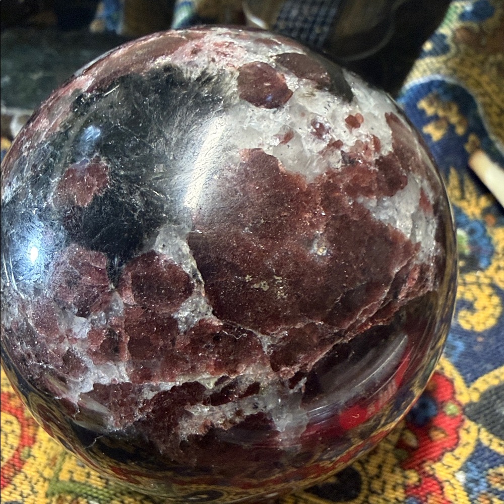 Astrophysicists and quartz and garnet 307g